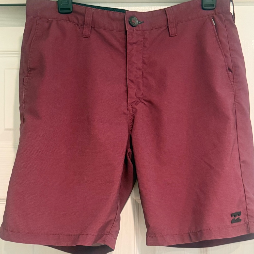 Billabong land and water Men's Burgundy Shorts